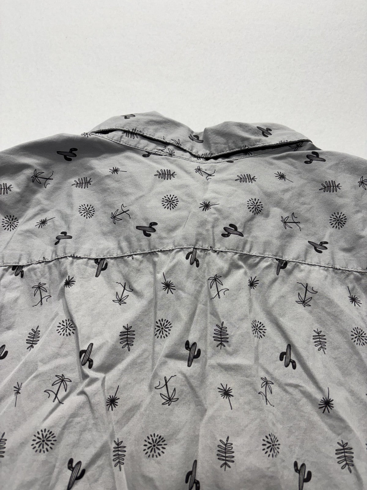 Columbia Shirt Mens Large Gray Desert Print Short Sleeve Button Up Cotton Casual