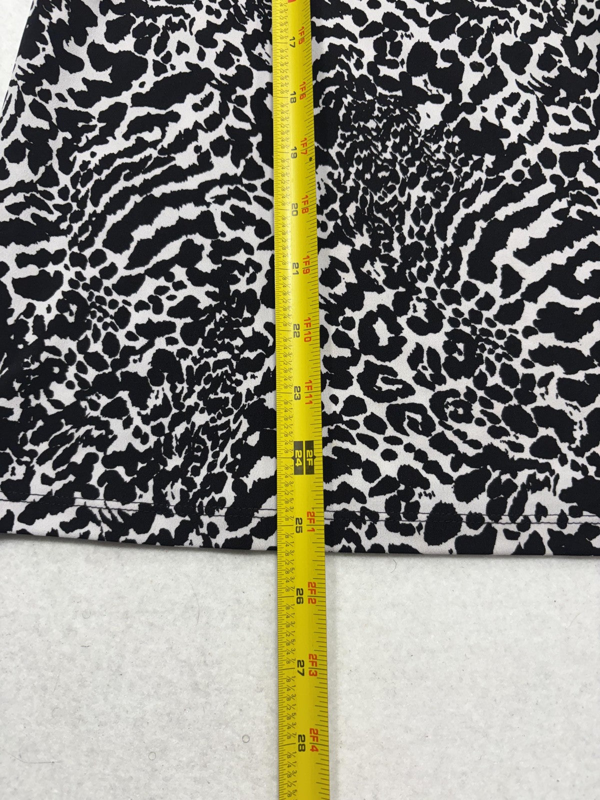 MICHAEL Michael Kors Shirt Womens Large Black Animal Print Short Sleeve Tee