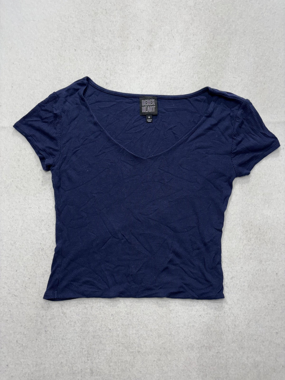 Derek Heart Shirt Womens Medium Blue V Neck Ribbed Cropped Tee Casual Stretch