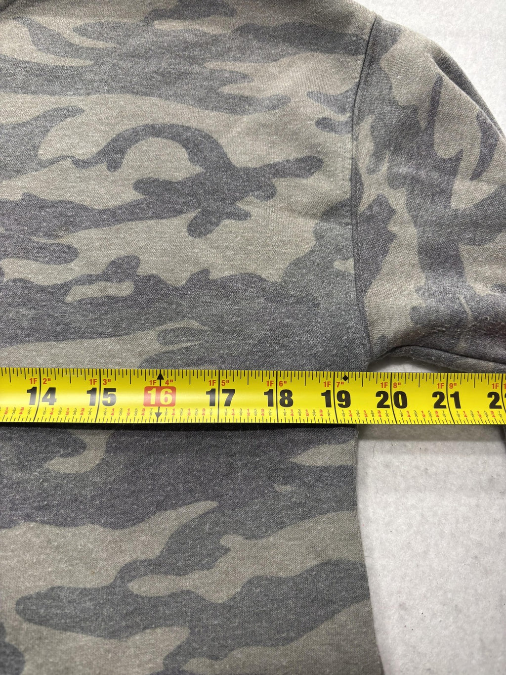 Forever 21 Sweatshirt Womens S Green Camo Crew Neck Terry Cropped Pullover