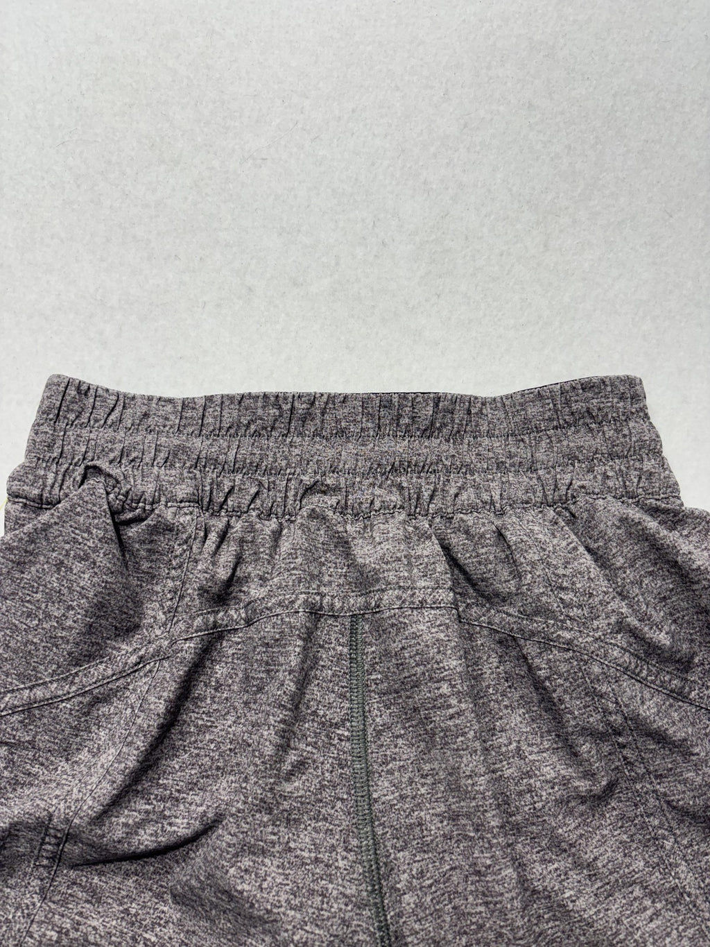 Lululemon Running Shorts Womens 6 Gray 2.5" Inseam Zip Pocket Lined Athletic
