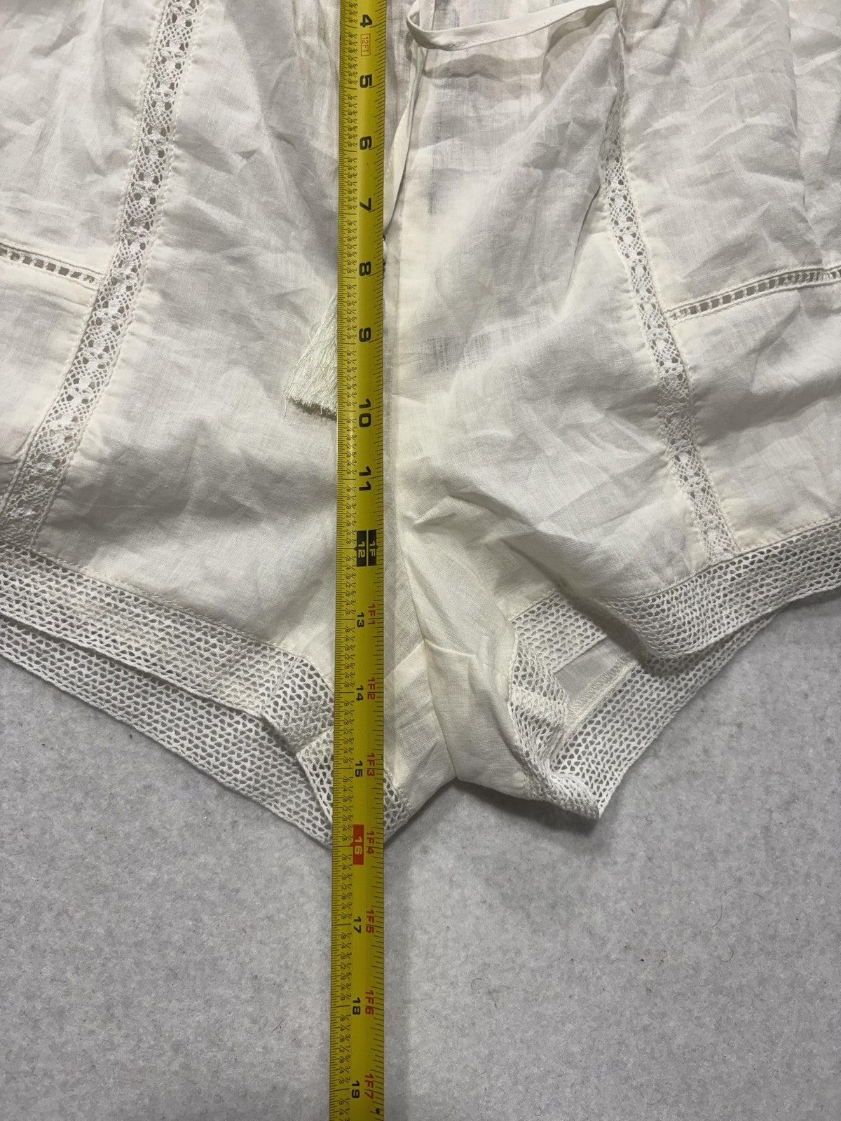 A Loves A Shorts Womens Large White Gauze Skimmer Tassel Drawstring Lace Trim