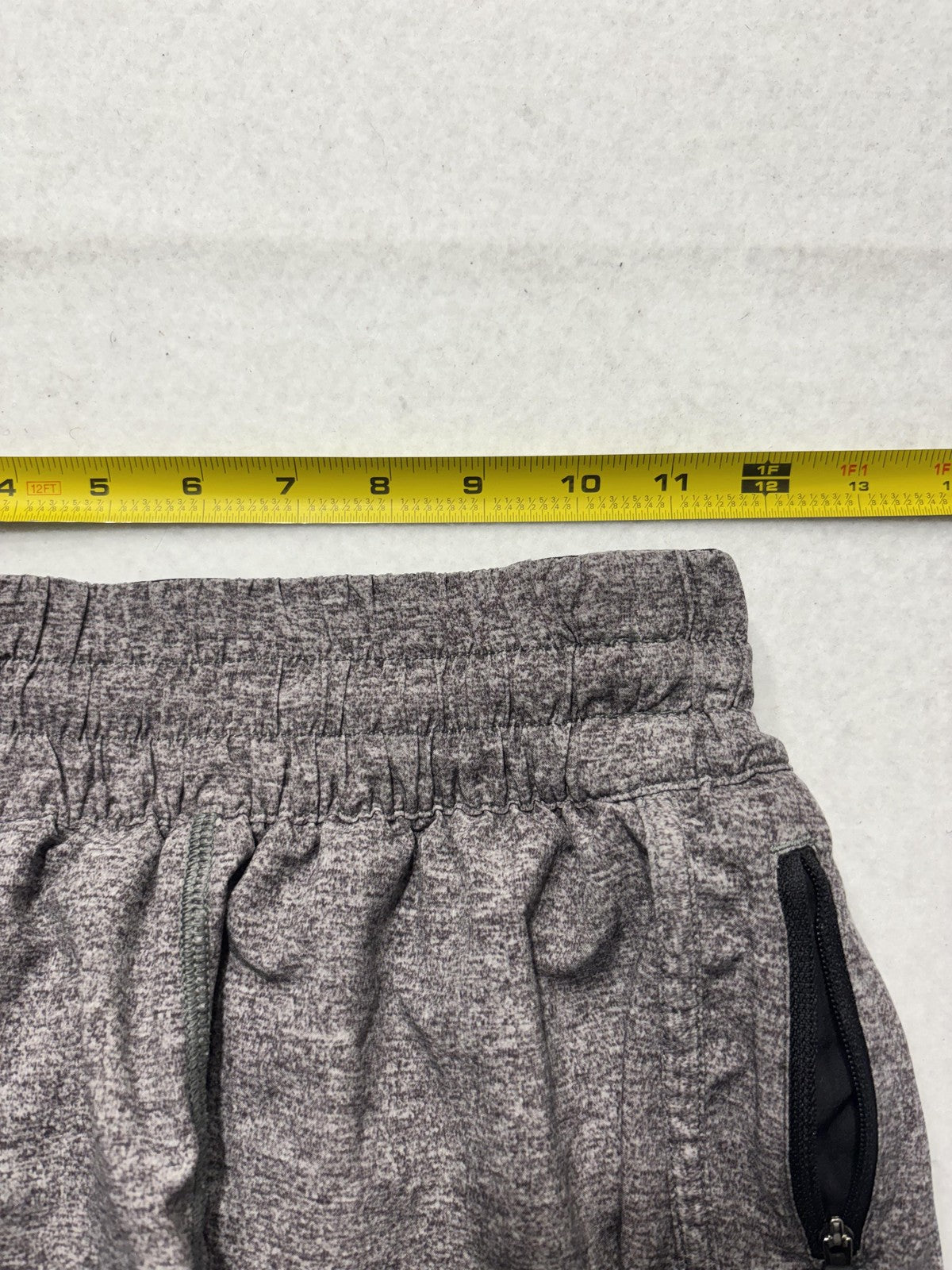 Lululemon Running Shorts Womens 6 Gray 2.5" Inseam Zip Pocket Lined Athletic