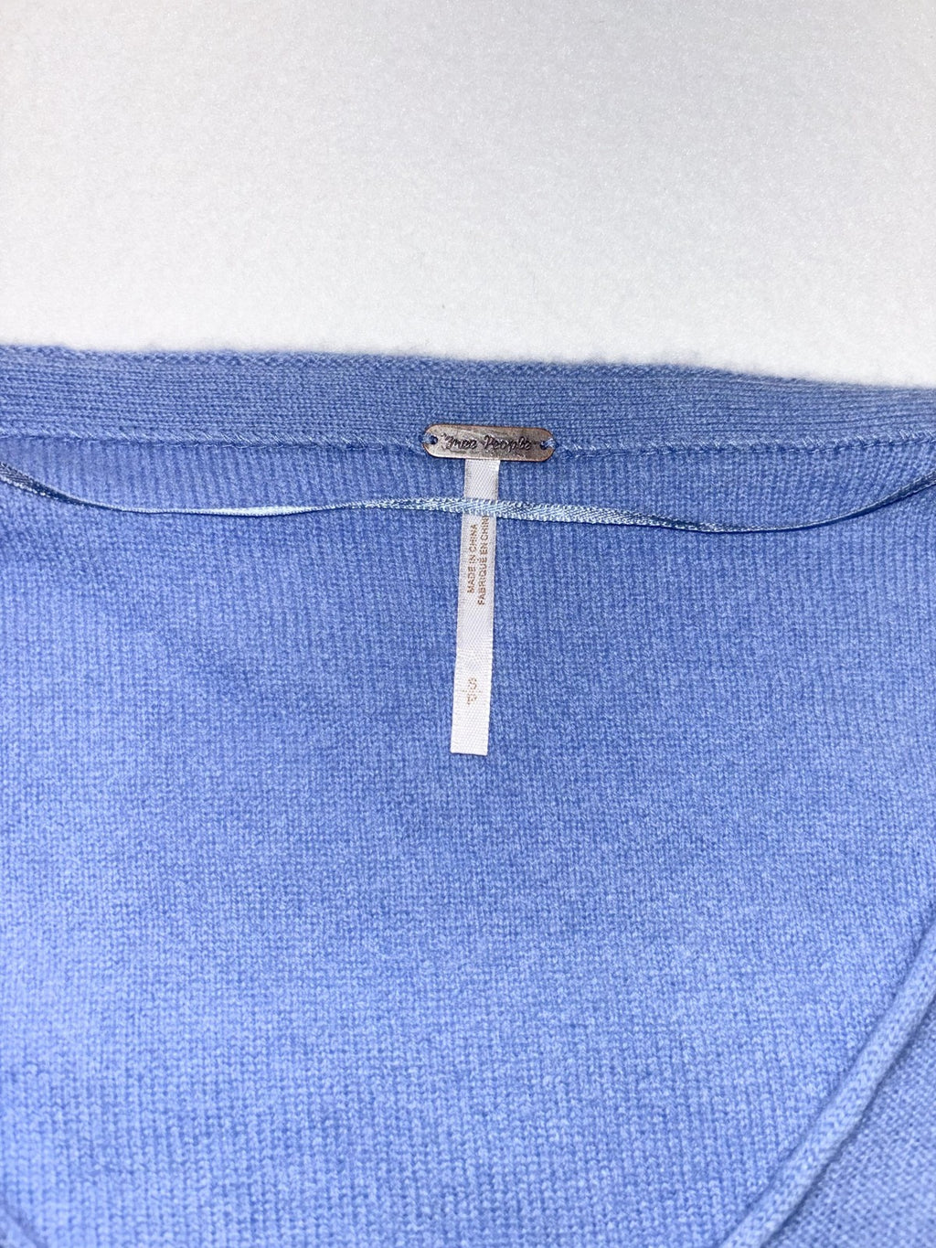 Free People Sweater Womens S Blue V Neck Lightweight Knit Pullover Raglan Casual