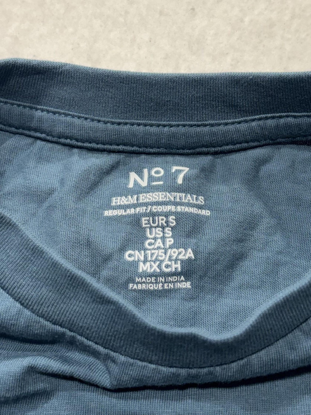 H&M Essentials Shirt Mens Small Blue No 7 Regular Fit Crew Neck Cotton Tee