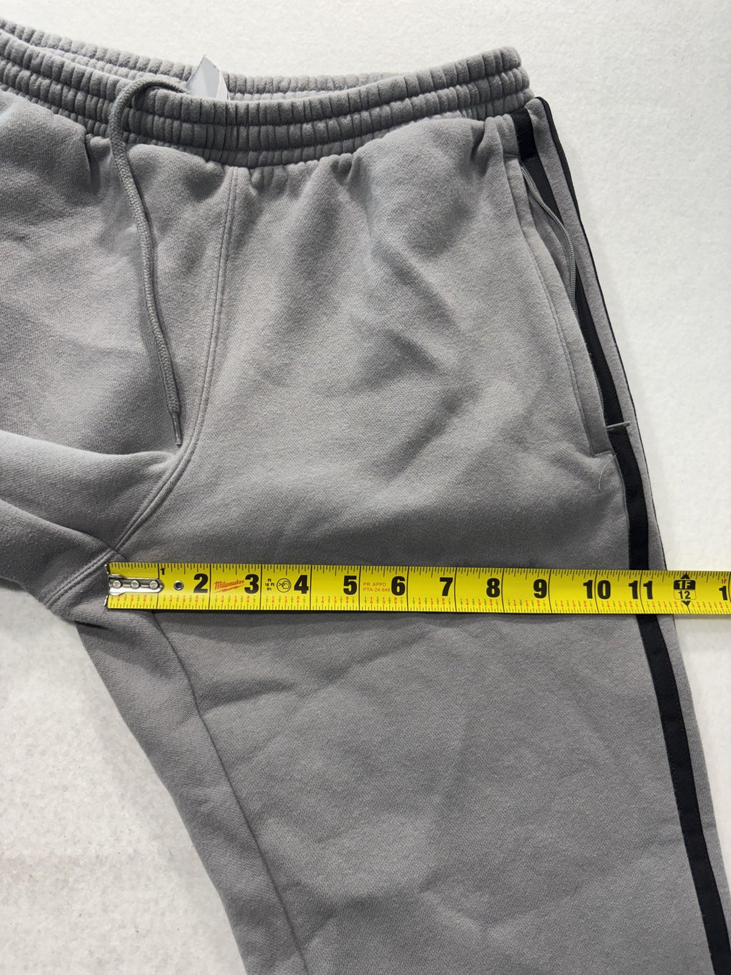 Adidas ZX Sweatpants Mens Medium Gray Fleece Elastic Waist Side Stripe Cuffed