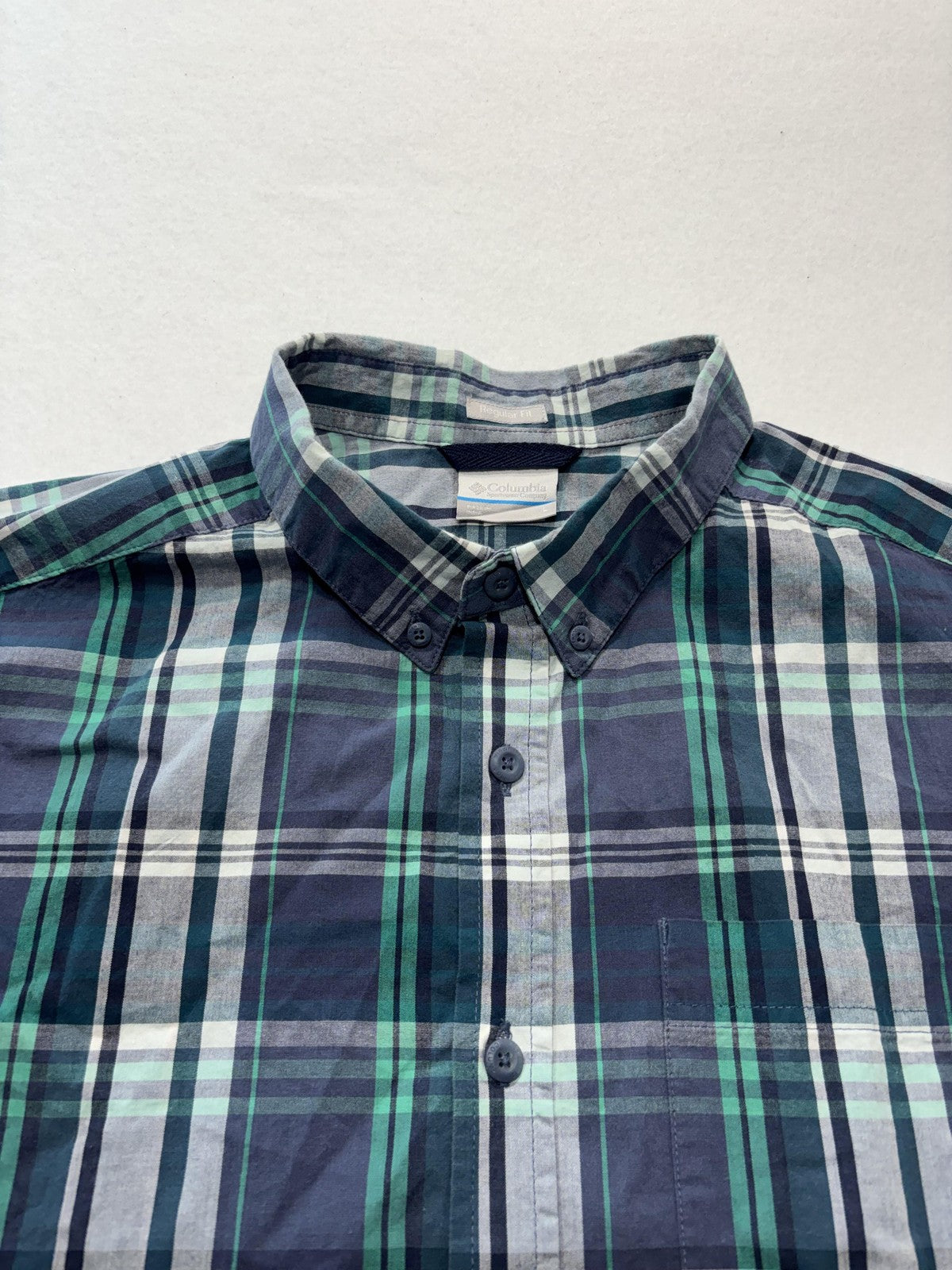 Columbia Shirt Mens Large Blue Green Plaid Short Sleeve Button Up Casual Stretch