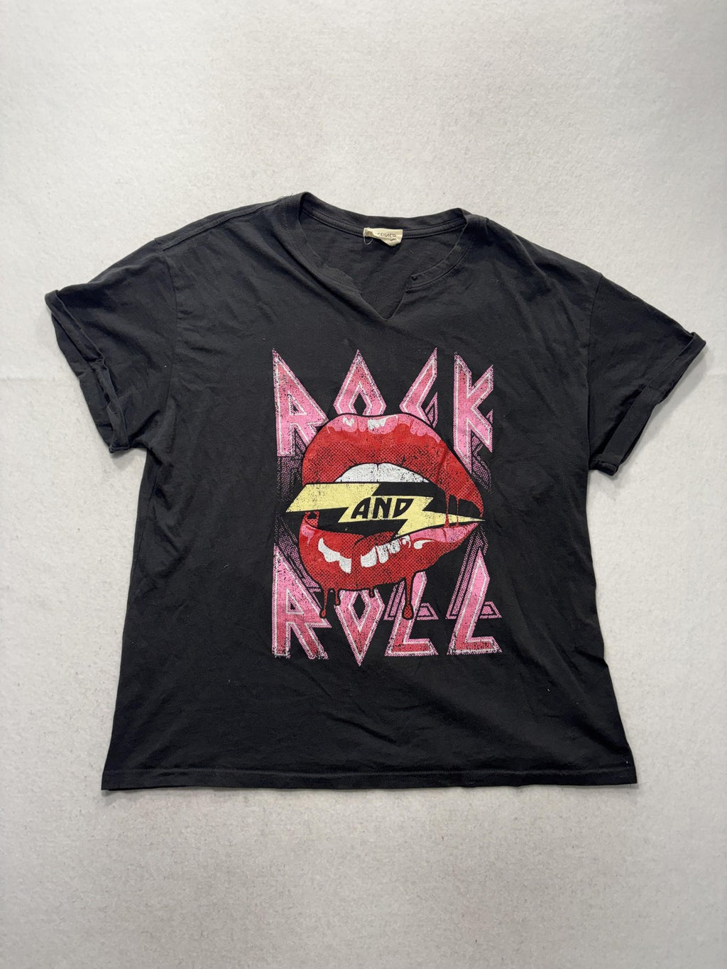 Refined Canvas Womens Large Black Rock And Roll Lips Graphic Tee V-Notch Shirt