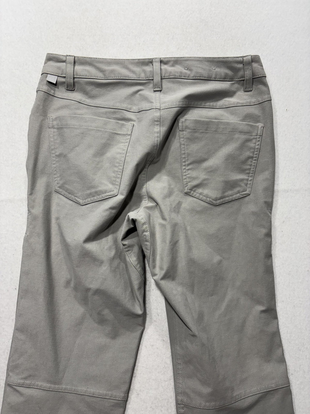 Lululemon Chino Pants Mens 28x30 Gray Slim Straight Stretch Casual Outdoor