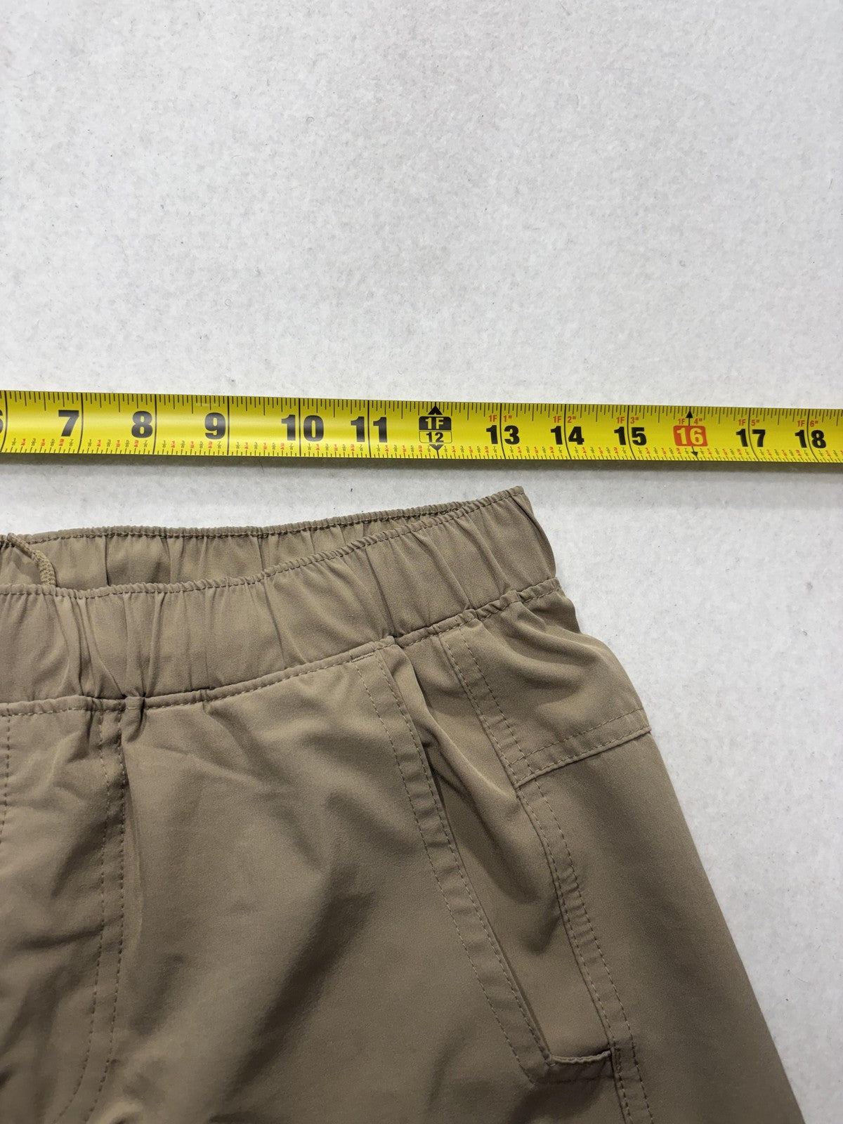 Magellan Outdoors Shorts Mens Small Brown 7" Inseam Fishing Water Repellent
