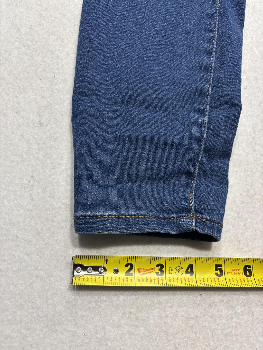 Tahari Jeans Womens 16W Blue Medium Wash High Rise Skinny Stretch 38x27 Denim