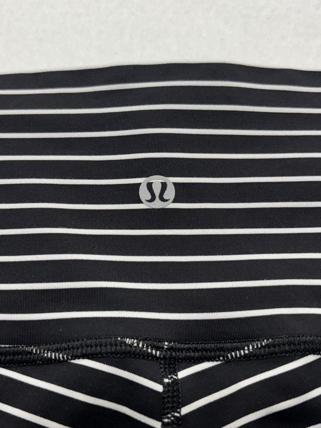 Lululemon Leggings Womens Small Black Stripe High Rise 25" Inseam Stretch Ankle