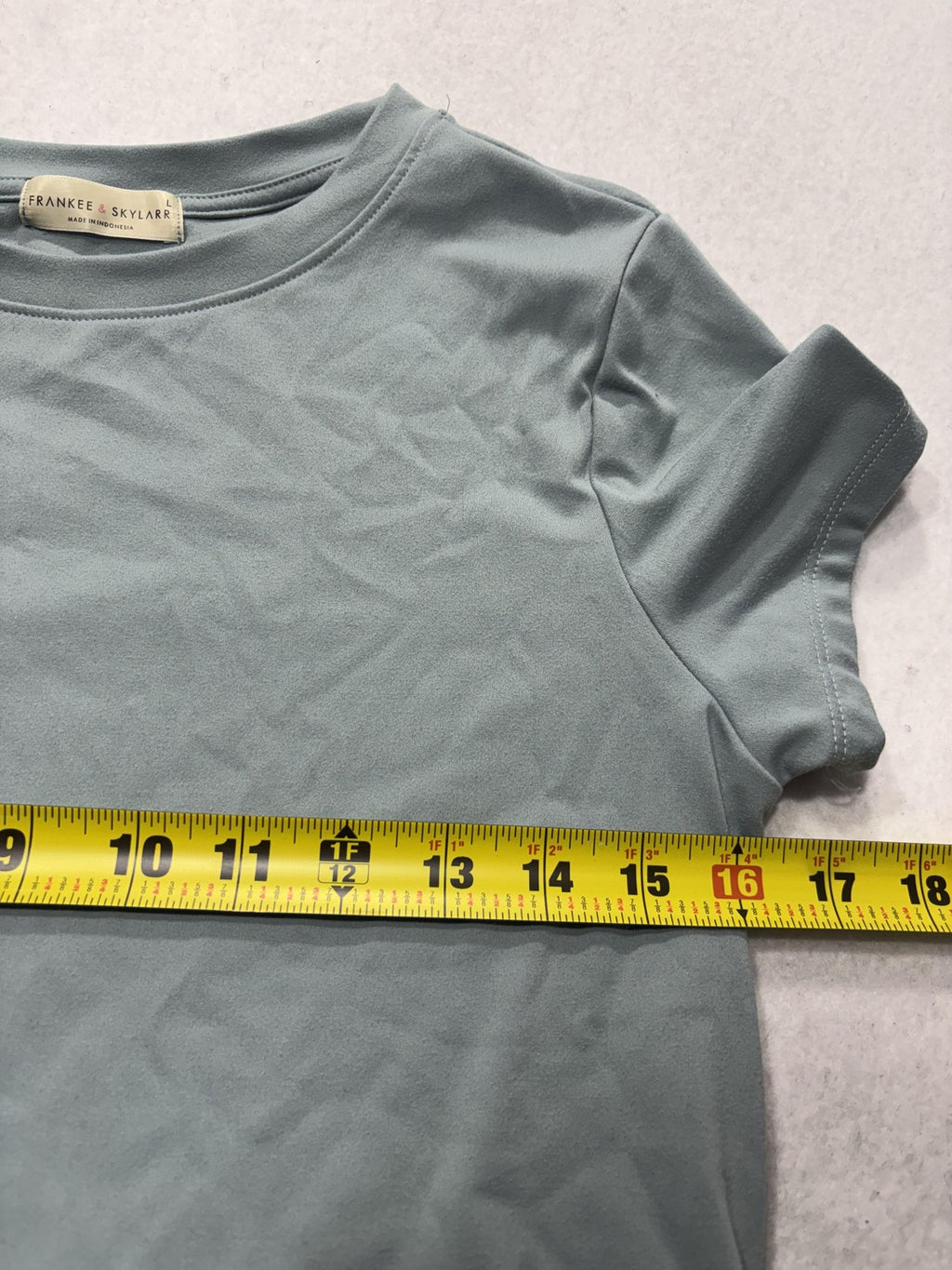 FRANKEE & SKYLARR Shirt Womens Large Green Crew Neck Short Sleeve Tee Stretch
