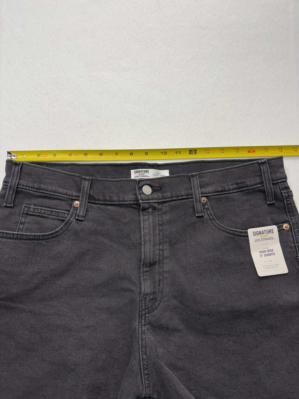 Signature By Levi Strauss & Co Shorts Womens 12 Gray High Rise 5" Cut Off Denim