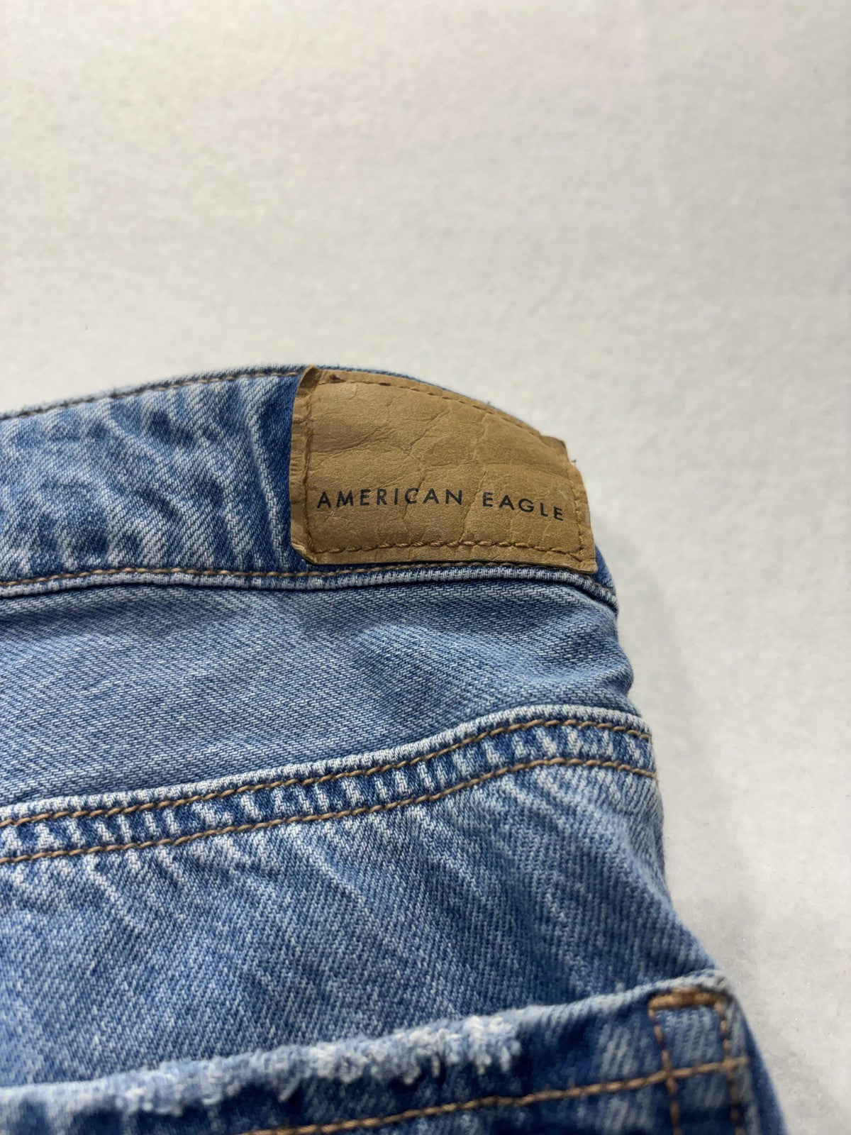 American Eagle Outfitters Tomgirl Jeans Womens 8 Medium Wash Distressed 32x28.5