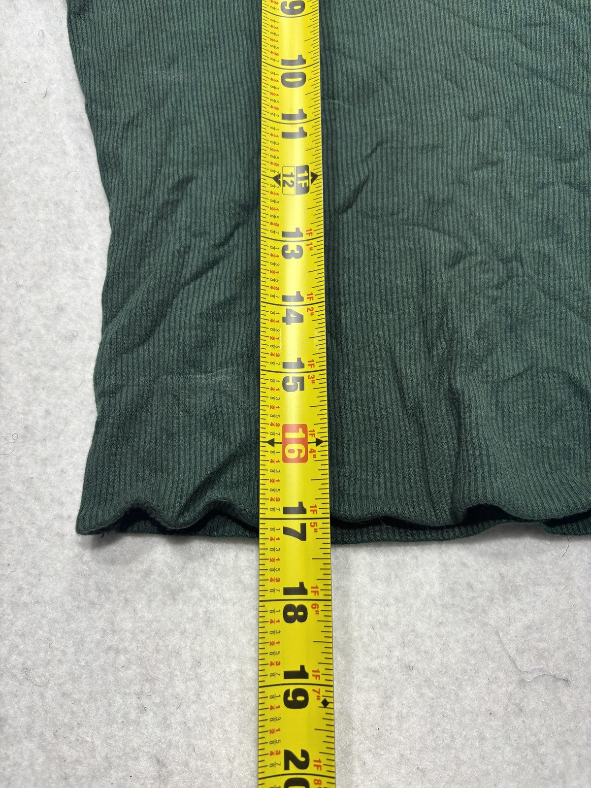 Derek Heart Shirt Juniors Medium Green V Neck Ribbed Cropped Tee Stretch Casual
