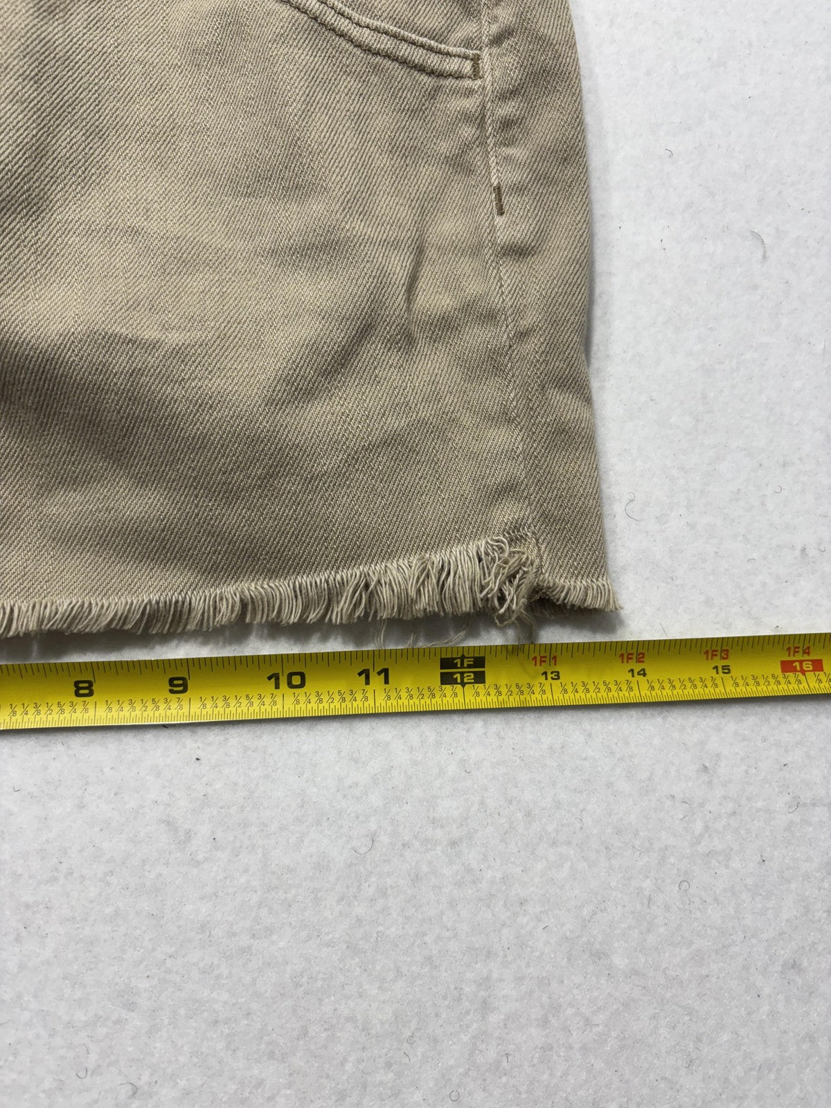 We The Free Shorts Womens Medium Beige Pleated Cut Off Frayed Button Fly Twill