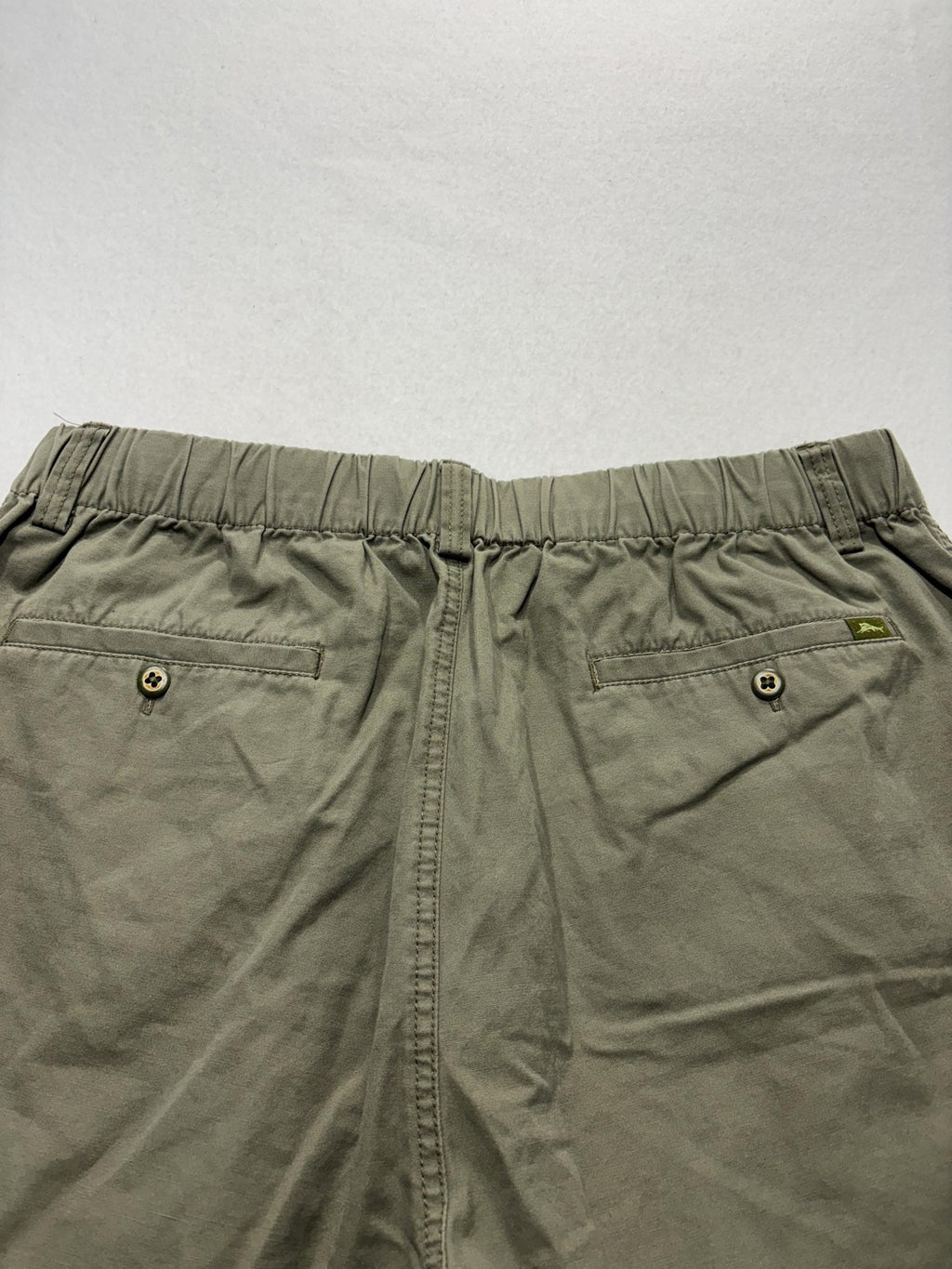 Tommy Bahama Cargo Shorts Mens Large Green 10" Inseam Elastic Waist Casual