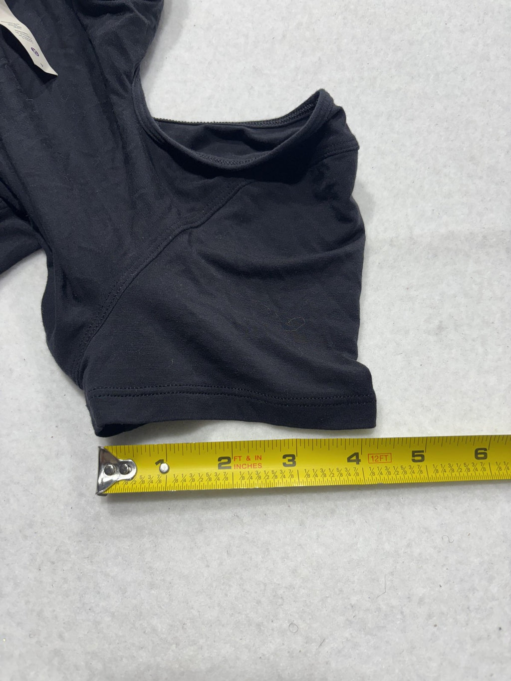 Lululemon Shirt Womens 4 Black Cold Shoulder Crew Neck Cropped Stretch Tee Top