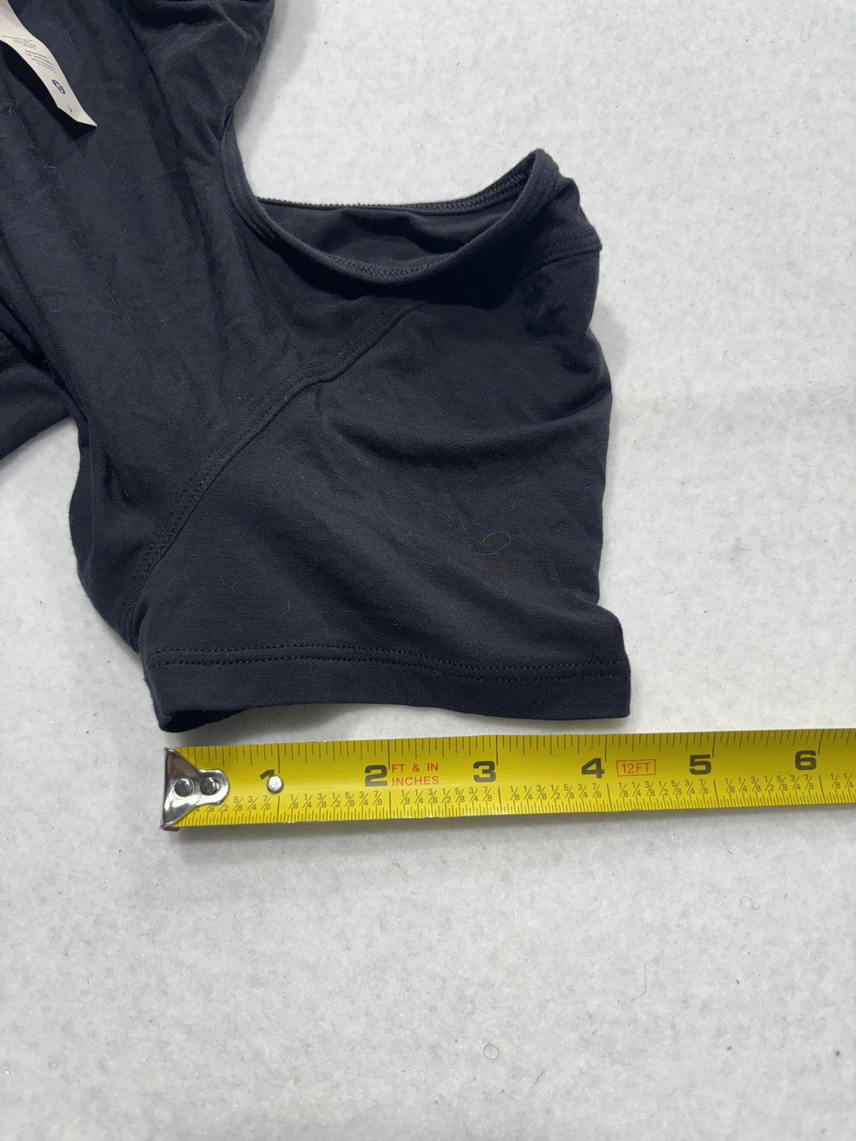 Lululemon Shirt Womens 4 Black Cold Shoulder Crew Neck Cropped Stretch Tee Top