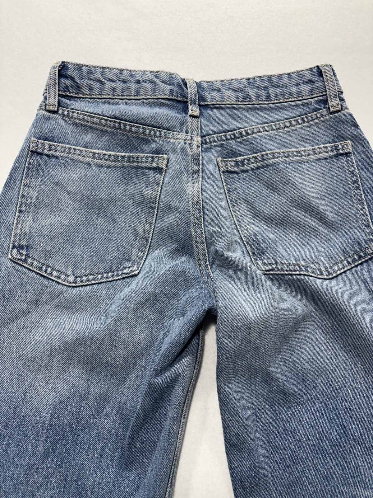 Zara Jeans Womens 2 Blue Medium Wash Straight Leg Mid Rise 24x30.5 Distressed