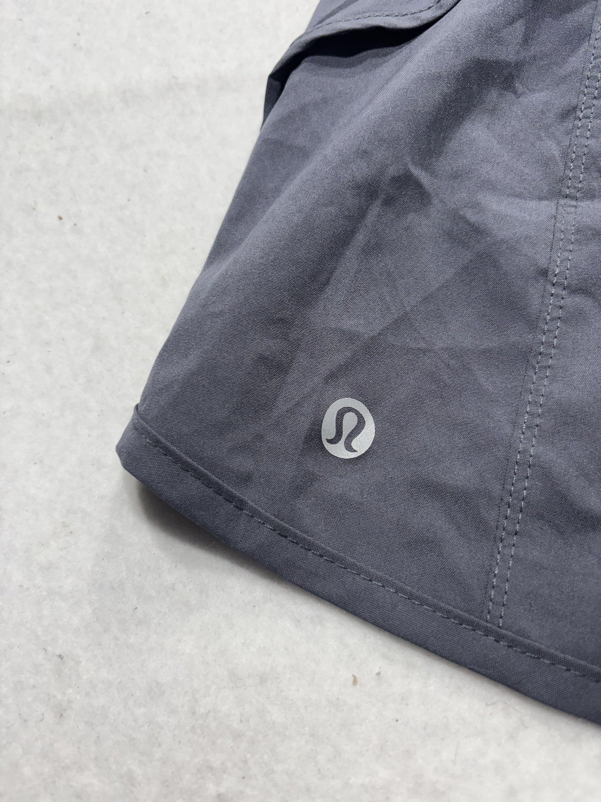 Lululemon Running Shorts Womens 6 Gray High Rise 2.5" Inseam Zip Pocket Athletic