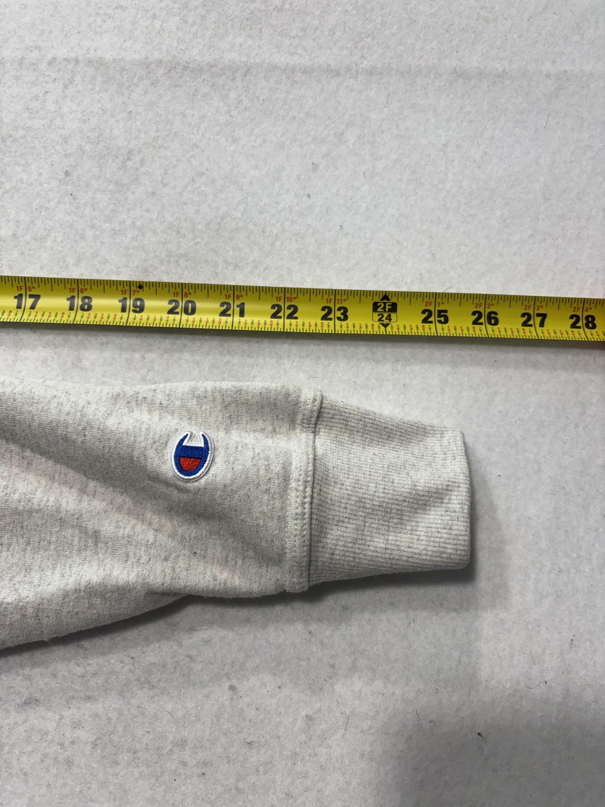 Champion Sweatshirt Mens Small Gray Fleece Crew Neck Logo Pullover GF88H K74