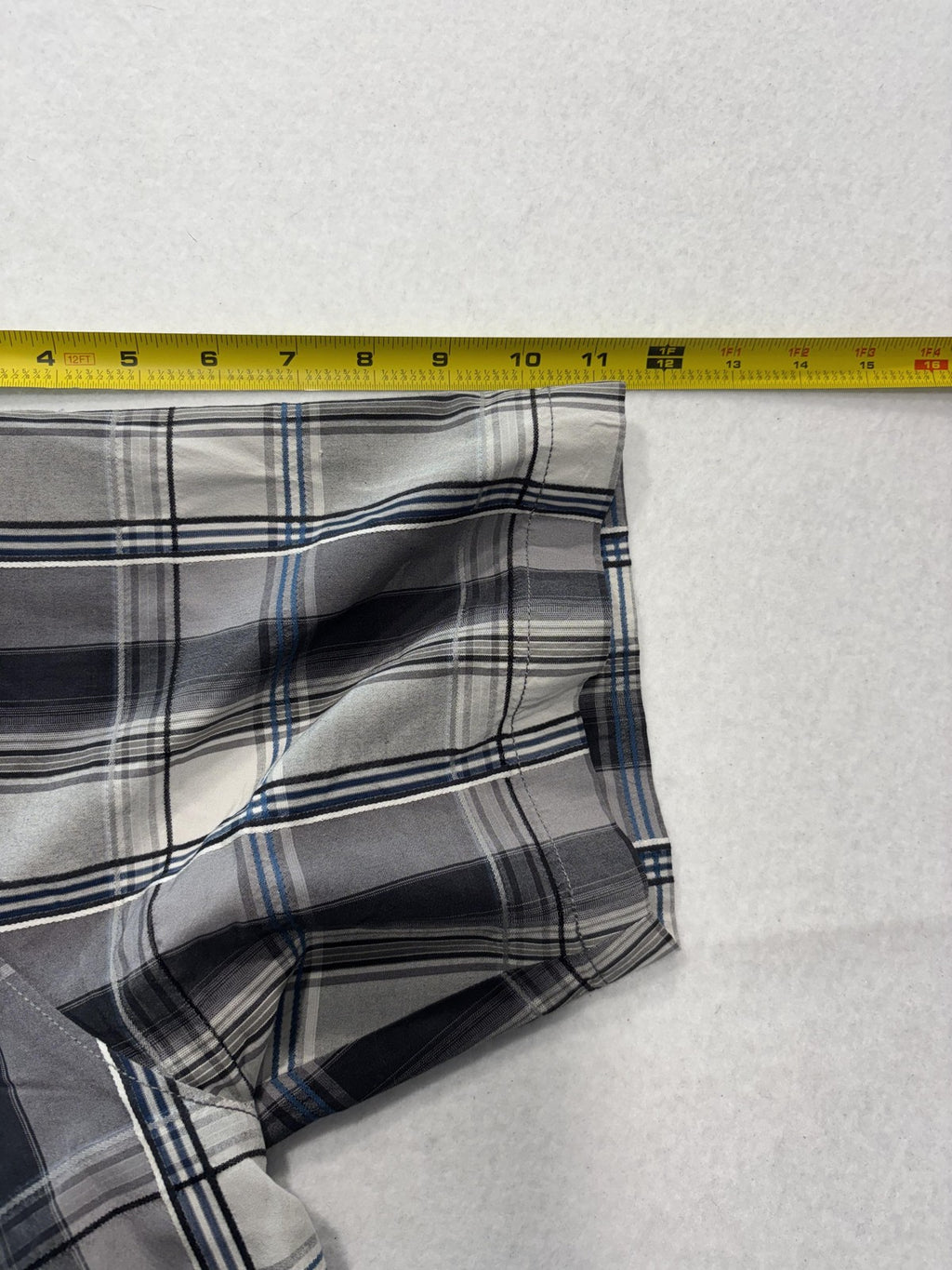 Tommy Bahama Shirt Mens Large Gray Plaid Silk Short Sleeve Button Up Casual