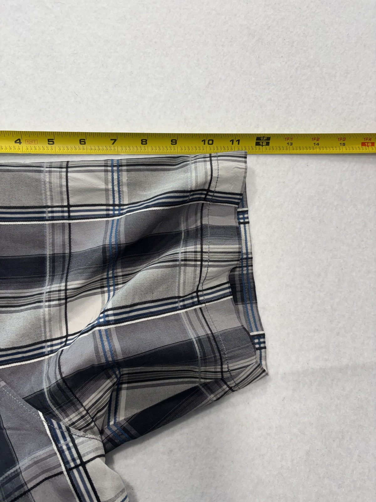 Tommy Bahama Shirt Mens Large Gray Plaid Silk Short Sleeve Button Up Casual