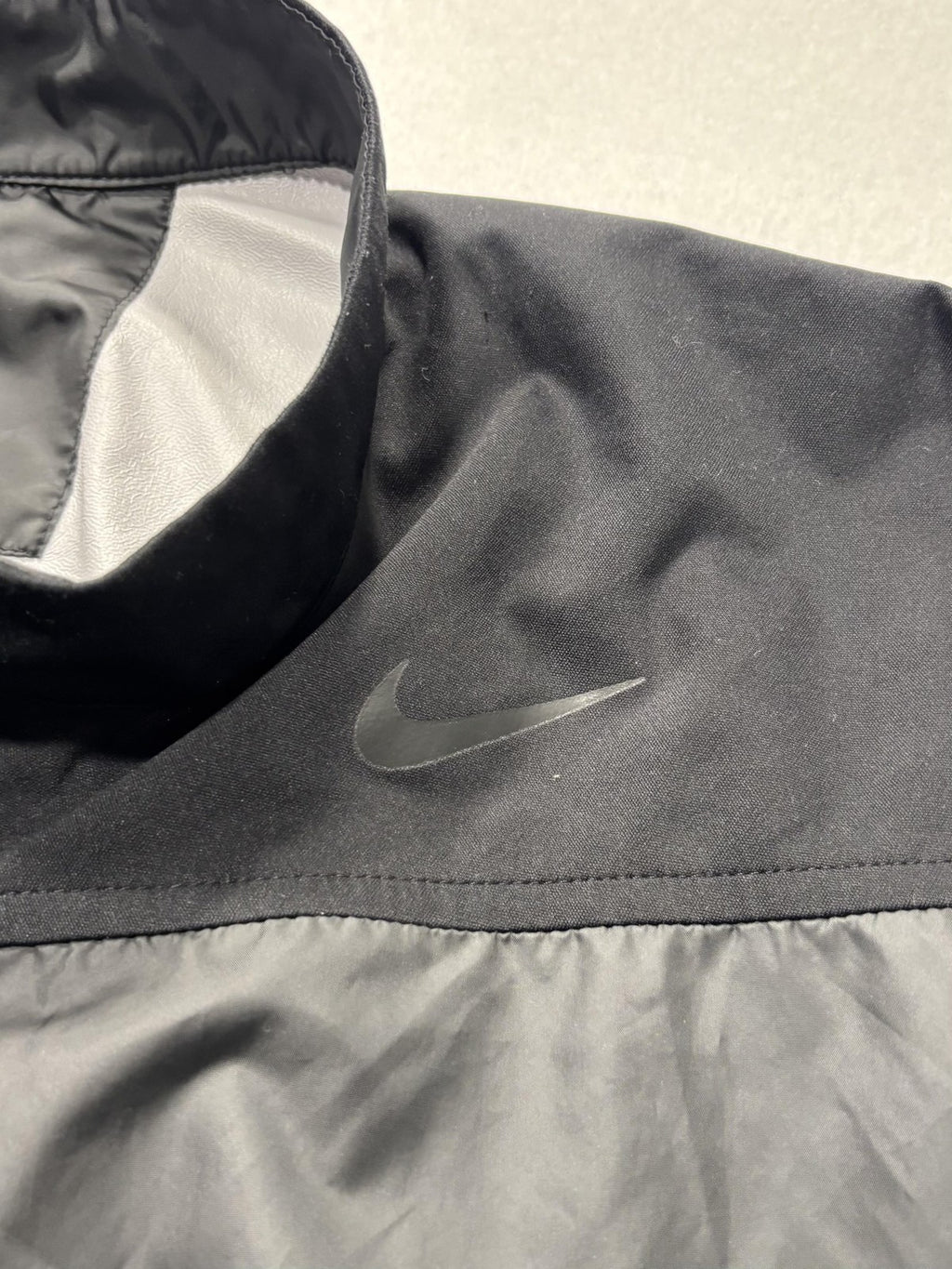 Nike Shield Windbreaker Jacket Mens 2XL Black Pullover Stand Collar Running
