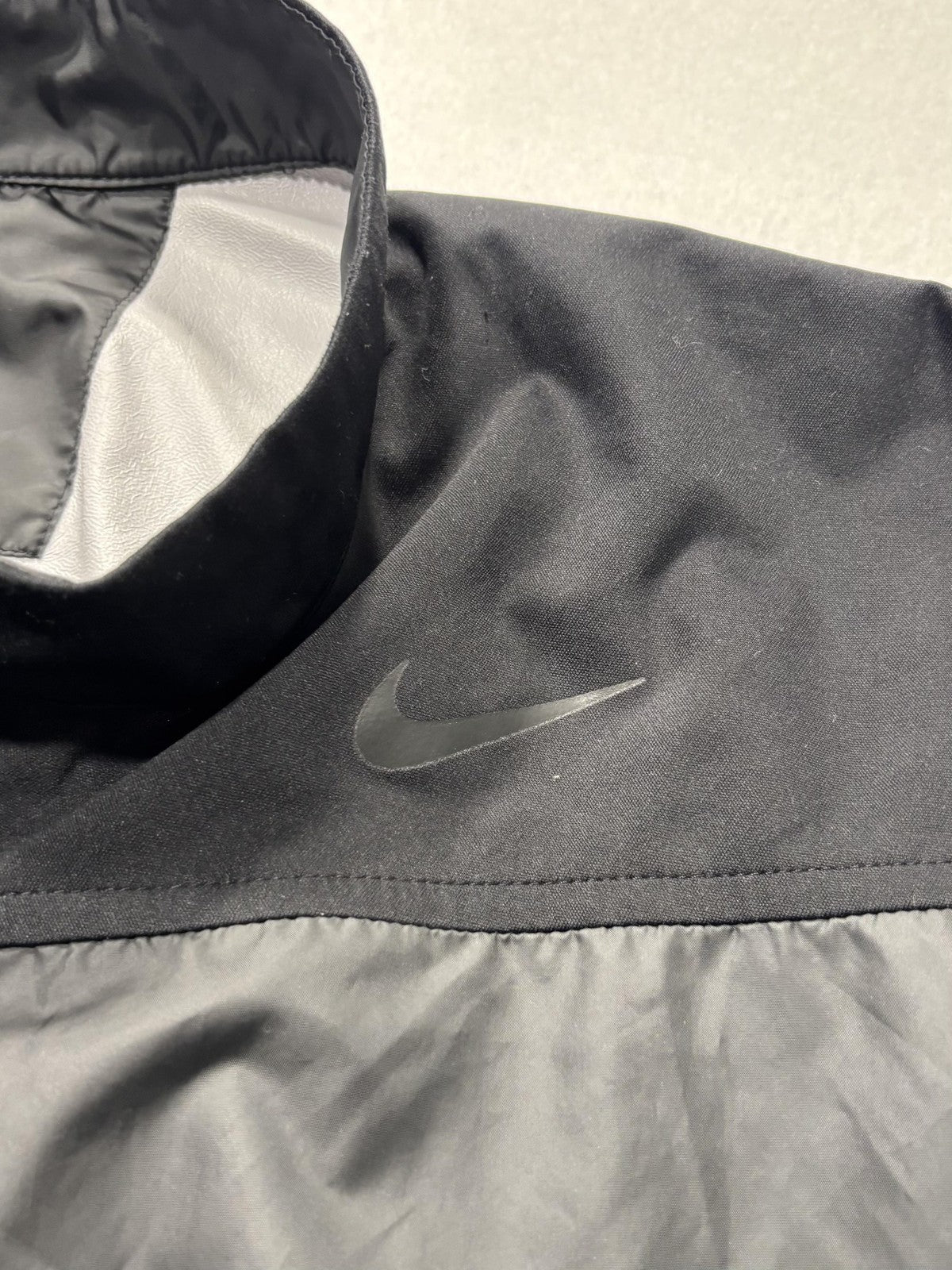 Nike Shield Windbreaker Jacket Mens 2XL Black Pullover Stand Collar Running