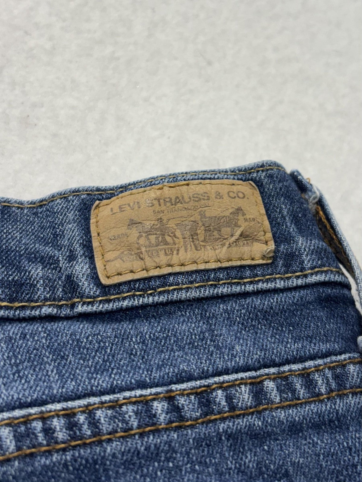 Levi's 515 Boot Cut Jeans Womens 8 Blue Medium Wash Mid Rise Slim Stretch 32x31