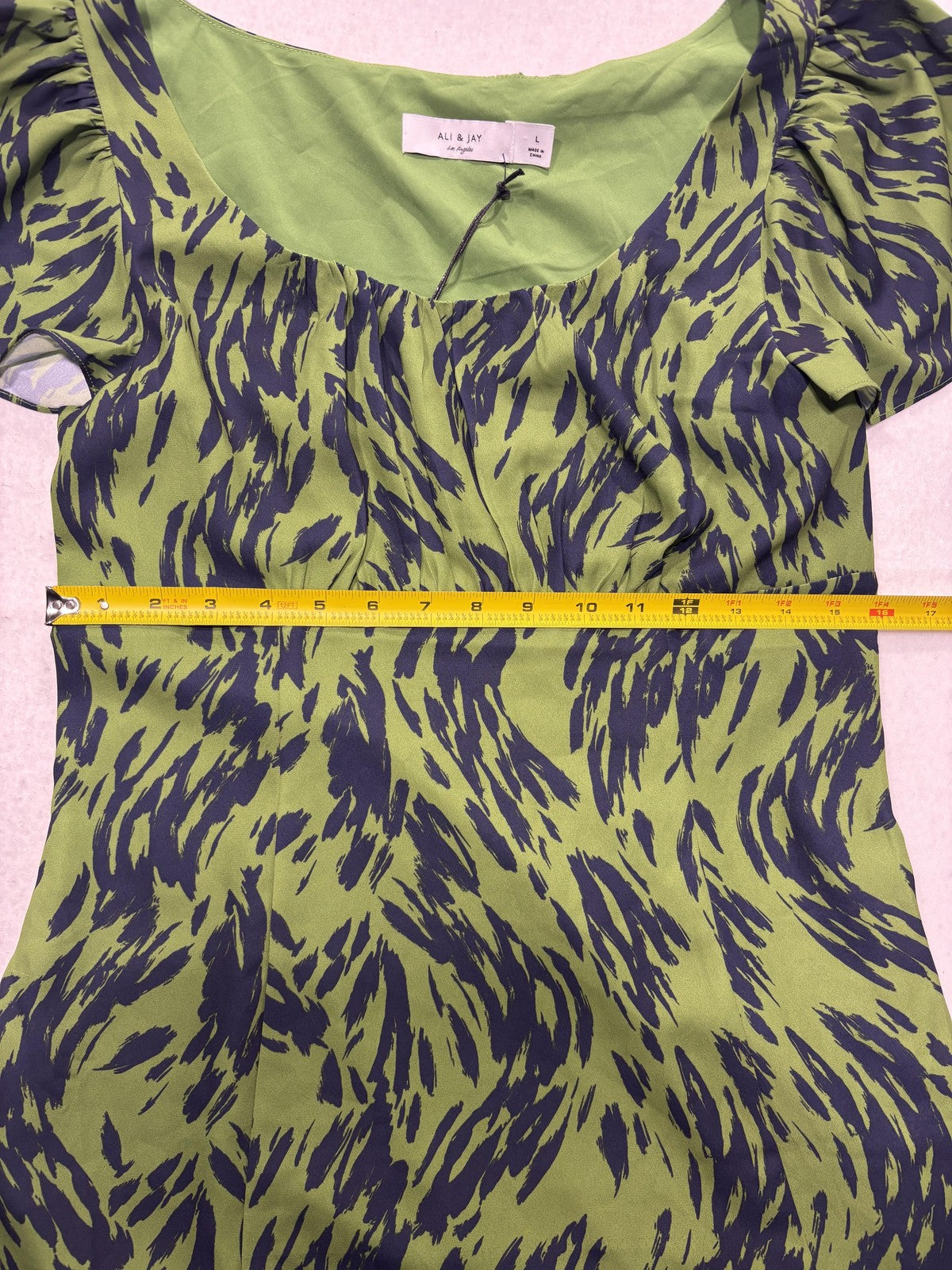 Ali & Jay Elevated Taste Mini Dress Womens Large Green Animal Print Short Sleeve