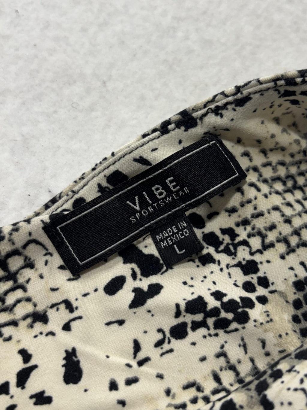 Vibe Sportswear Tank Top Womens Large Beige Snake Print V Neck Cami JKT 6235