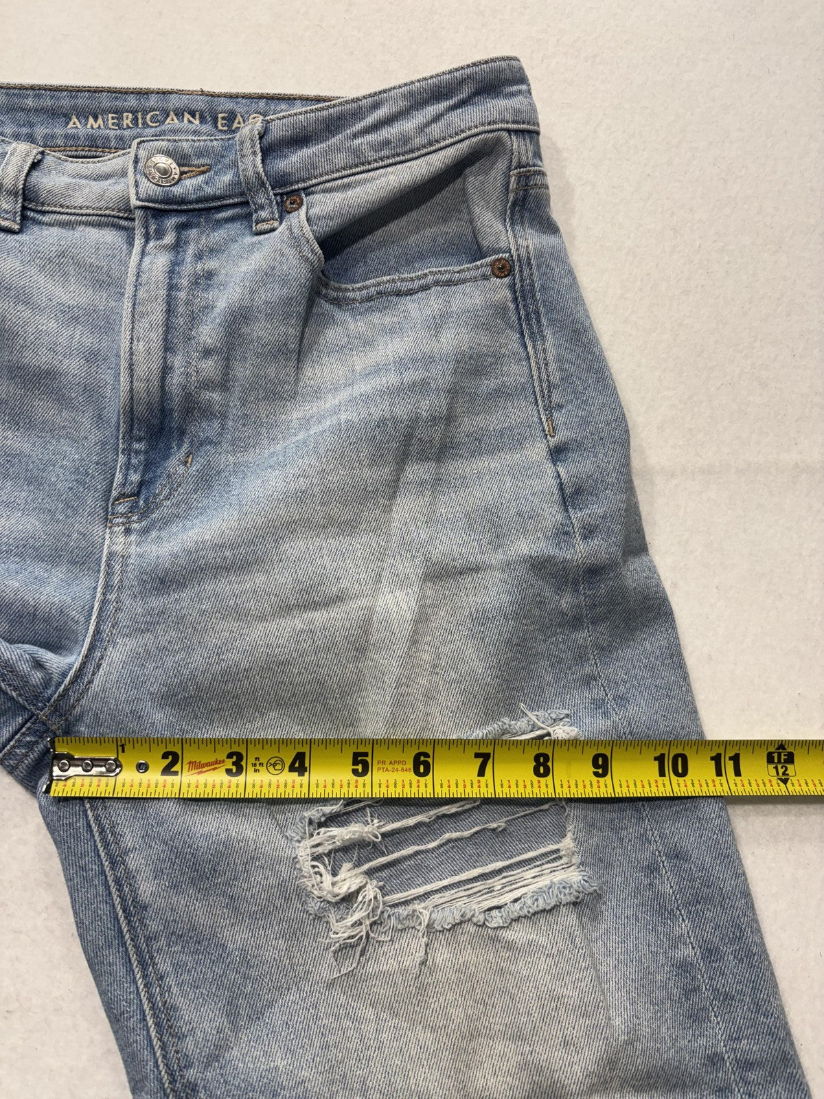 American Eagle Mom Straight Jeans Womens 6 Blue High Rise Distressed 28x28