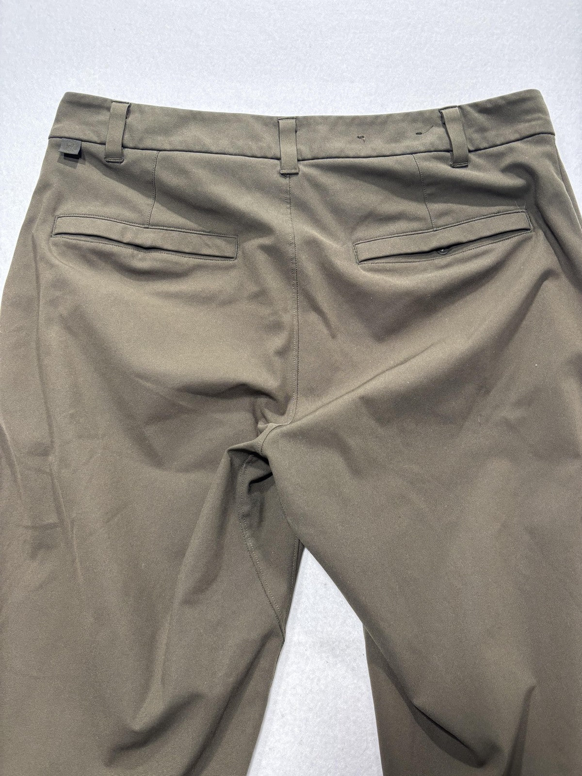 Lululemon Mens Chino Pants 31x32 Green Slim Straight Stretch Casual LM5AEYS