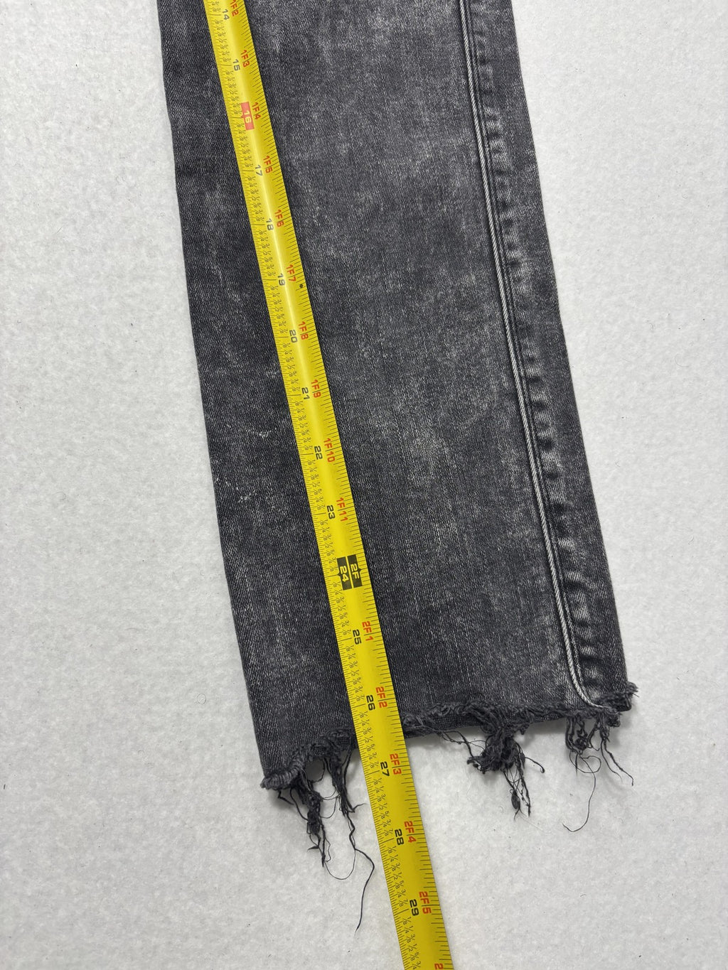 FRAME Le Sylvie Slender Straight Jeans Womens 26 Gray Charcoal Wash Raw Hem