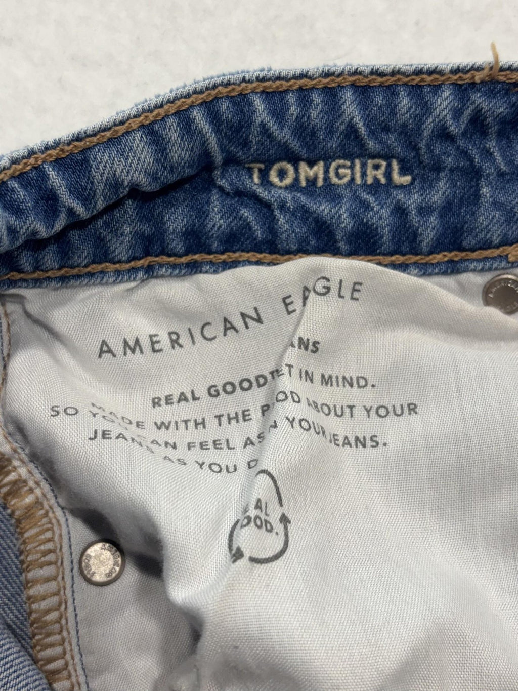 American Eagle Outfitters Tomgirl Jeans Womens 8 Medium Wash Distressed 32x28.5