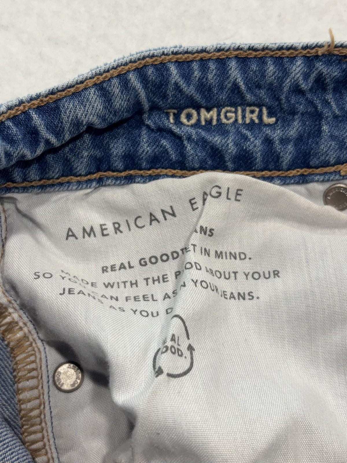 American Eagle Outfitters Tomgirl Jeans Womens 8 Medium Wash Distressed 32x28.5