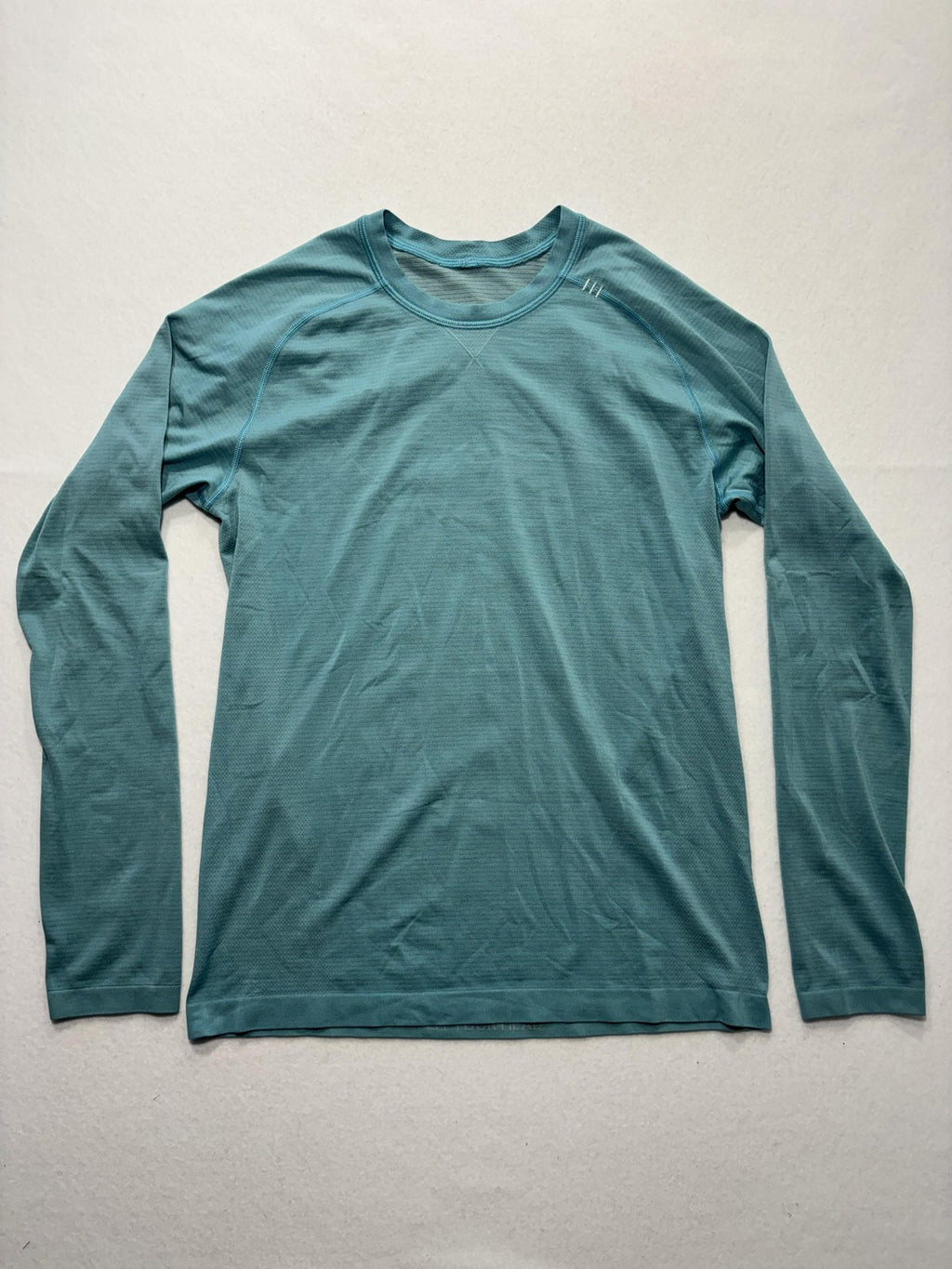 Lululemon Shirt Mens Medium Blue Long Sleeve Lightweight Running Athletic