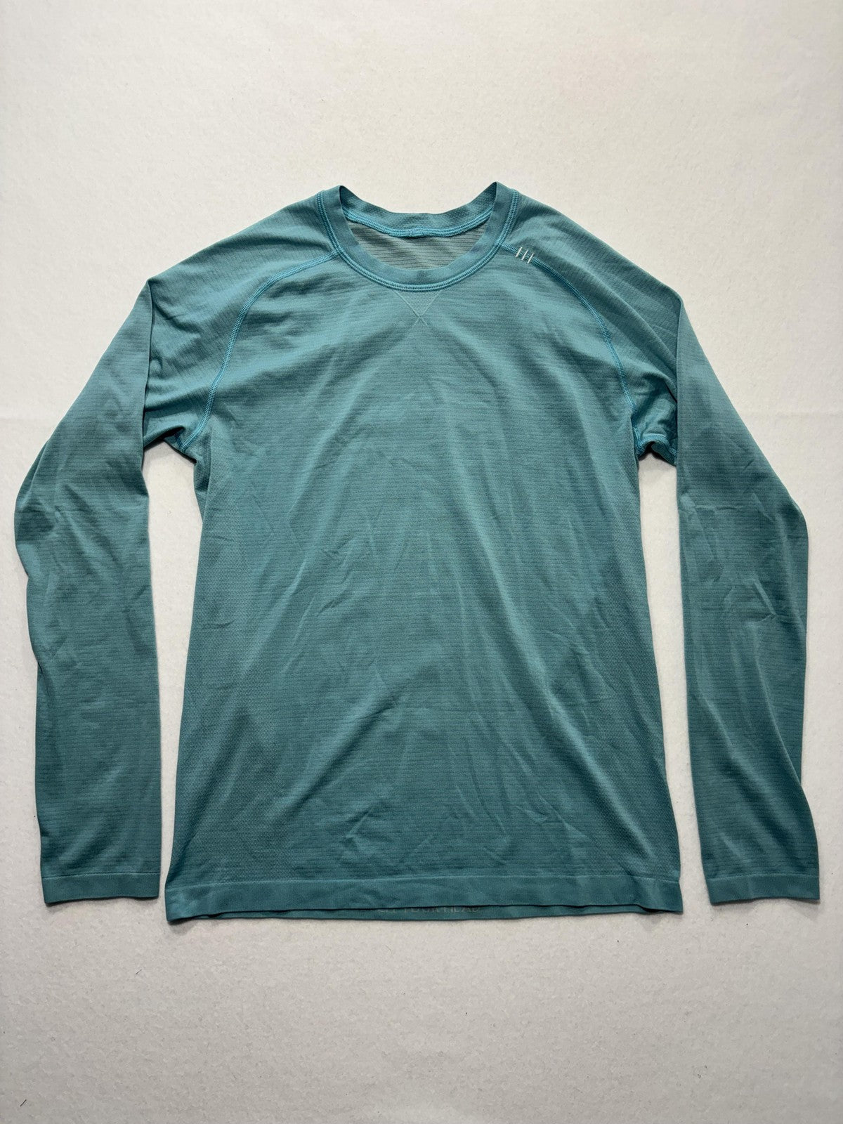 Lululemon Shirt Mens Medium Blue Long Sleeve Lightweight Running Athletic