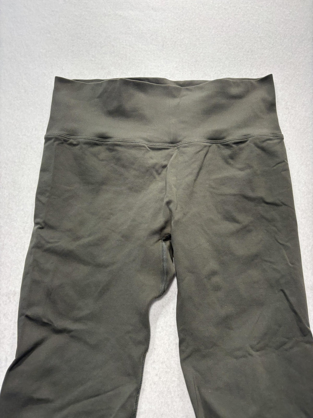 Halara Leggings Womens Medium Green High Rise 23 Inseam Ruched Back Athletic
