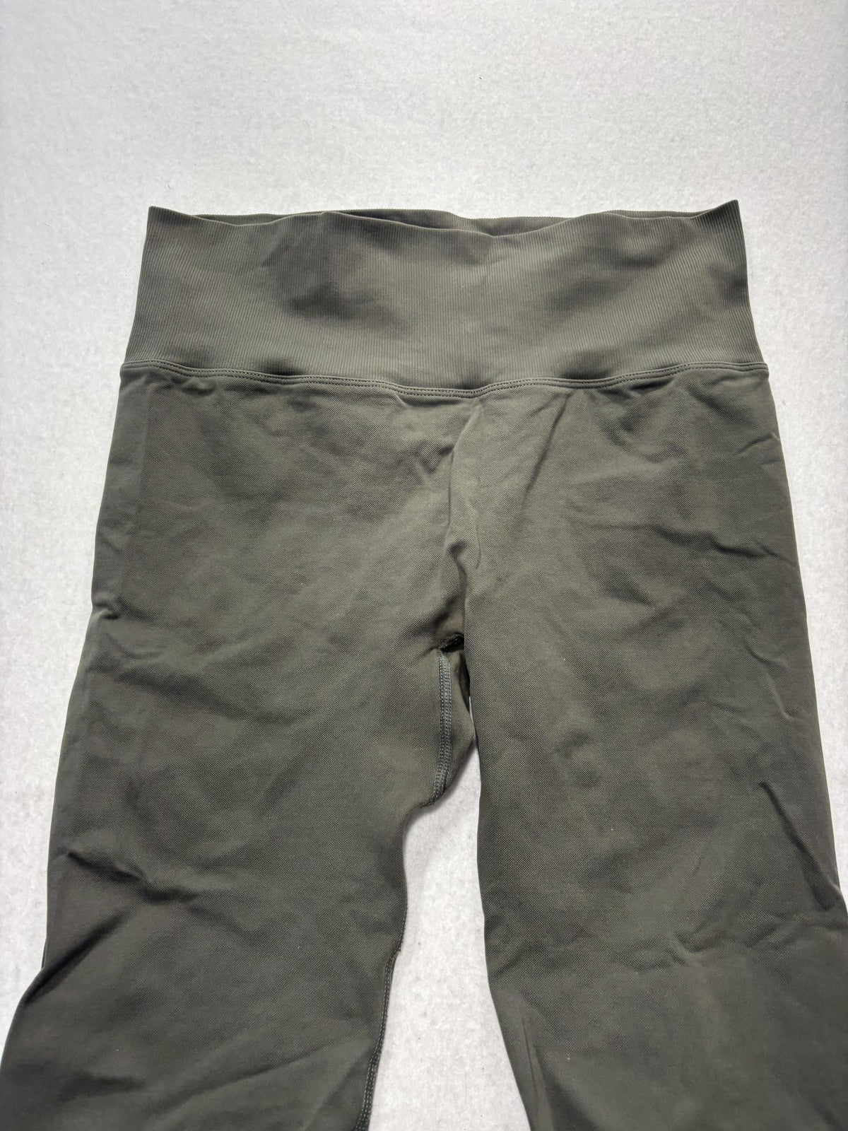 Halara Leggings Womens Medium Green High Rise 23 Inseam Ruched Back Athletic