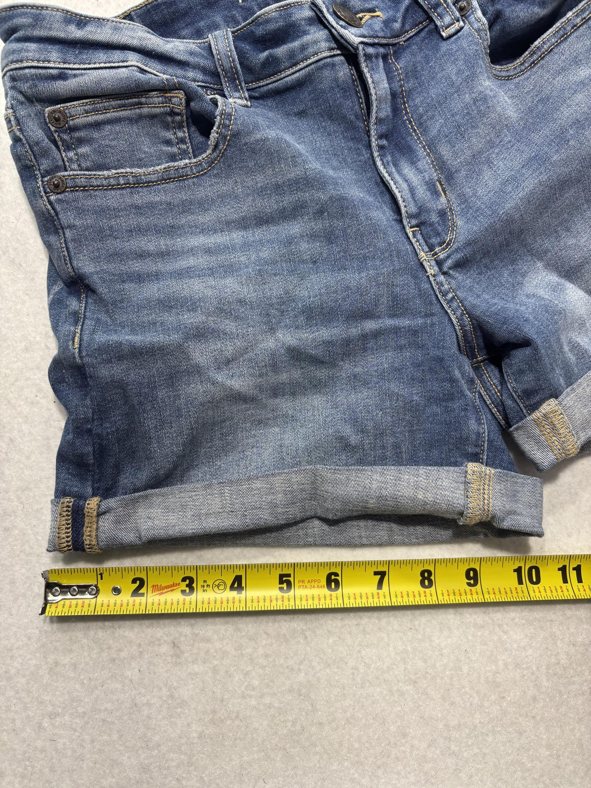 American Eagle Outfitters Shorts Womens 8 Blue Denim 4" Inseam Cuffed Stretch