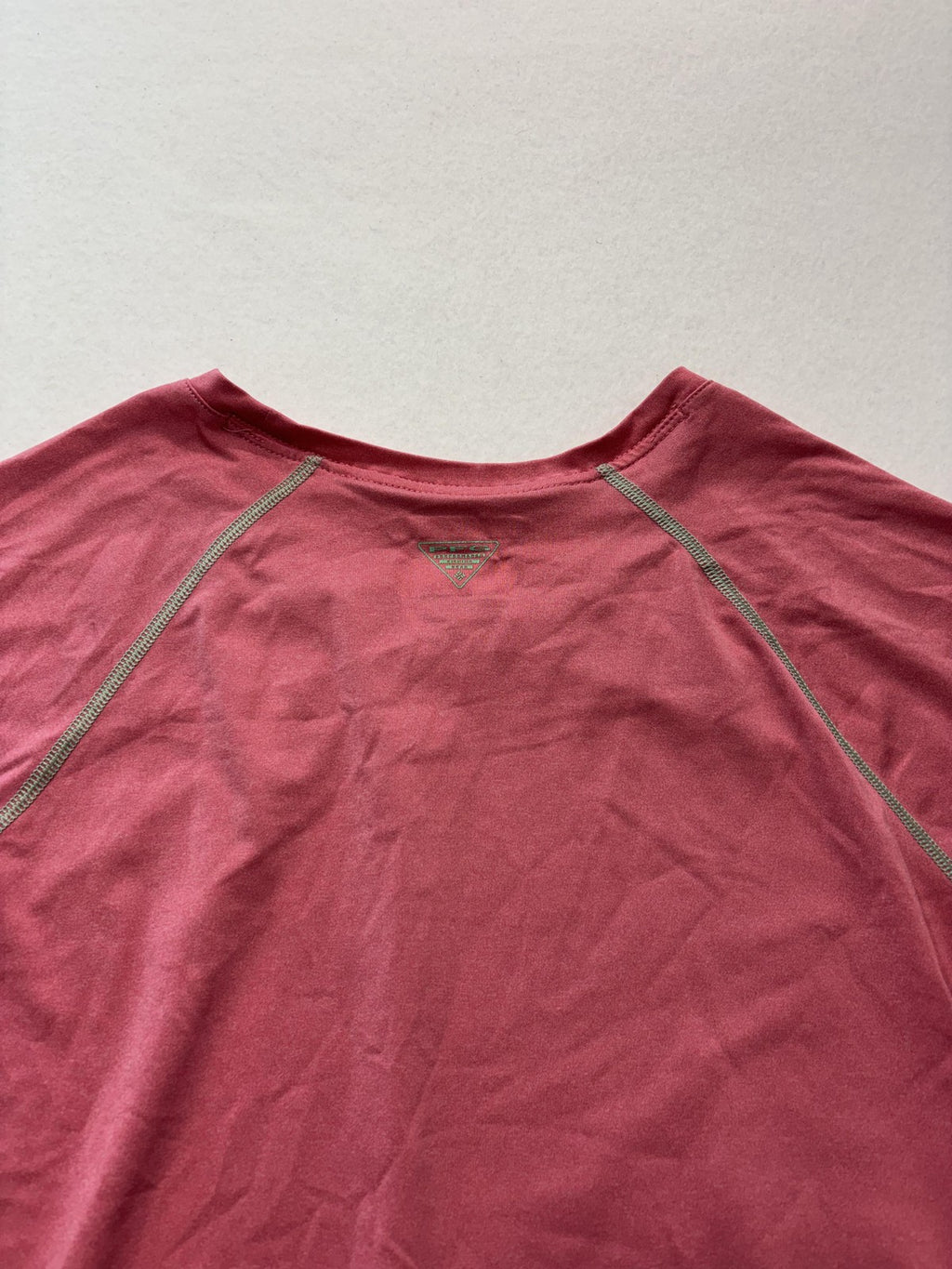 Columbia PFG Omni-Shade Shirt Womens M Pink Crew Neck Long Sleeve Sun Protection