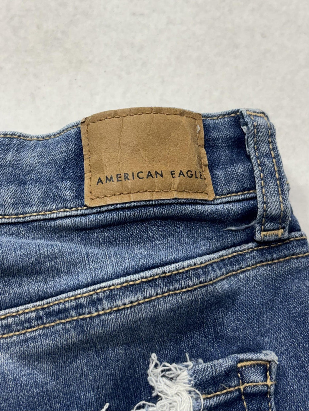 American Eagle Outfitters Shorts Womens 8 Blue Denim 4" Inseam Cuffed Stretch