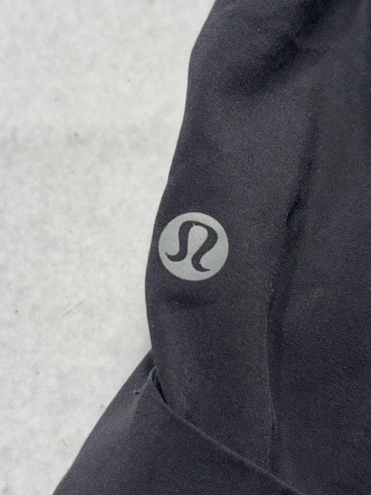 Lululemon Shorts Womens 4 Black 4" Inseam Drawstring Cuffed Athletic Casual