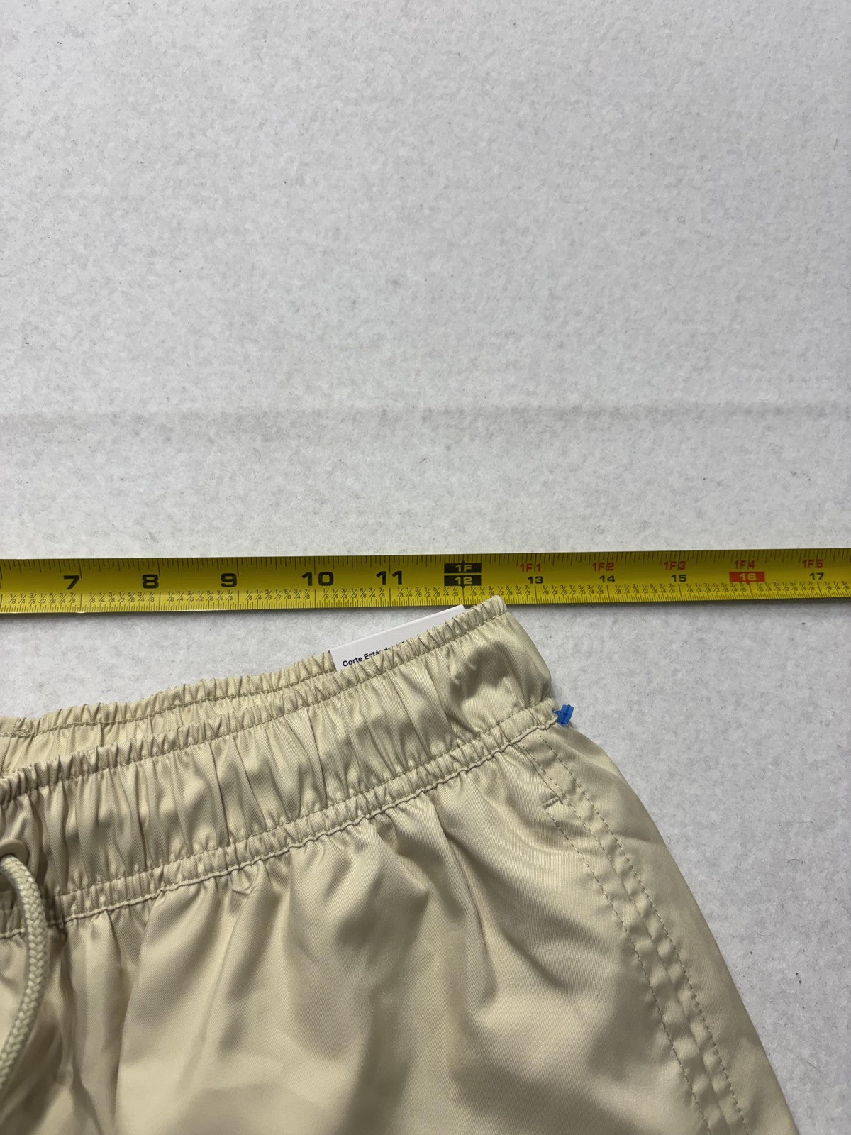 Nike Swim Shorts Mens Small Beige Standard Fit Above Knee Lined Pockets