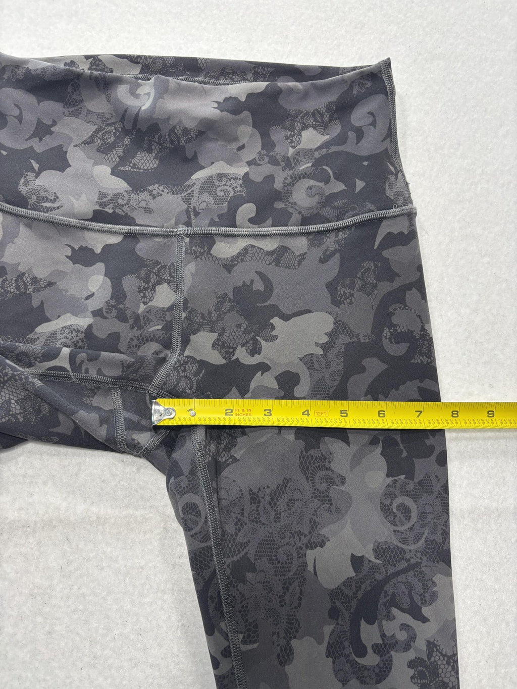 Lululemon Leggings Womens 6 Gray Camo High Rise 25" Inseam Ankle Yoga Stretch