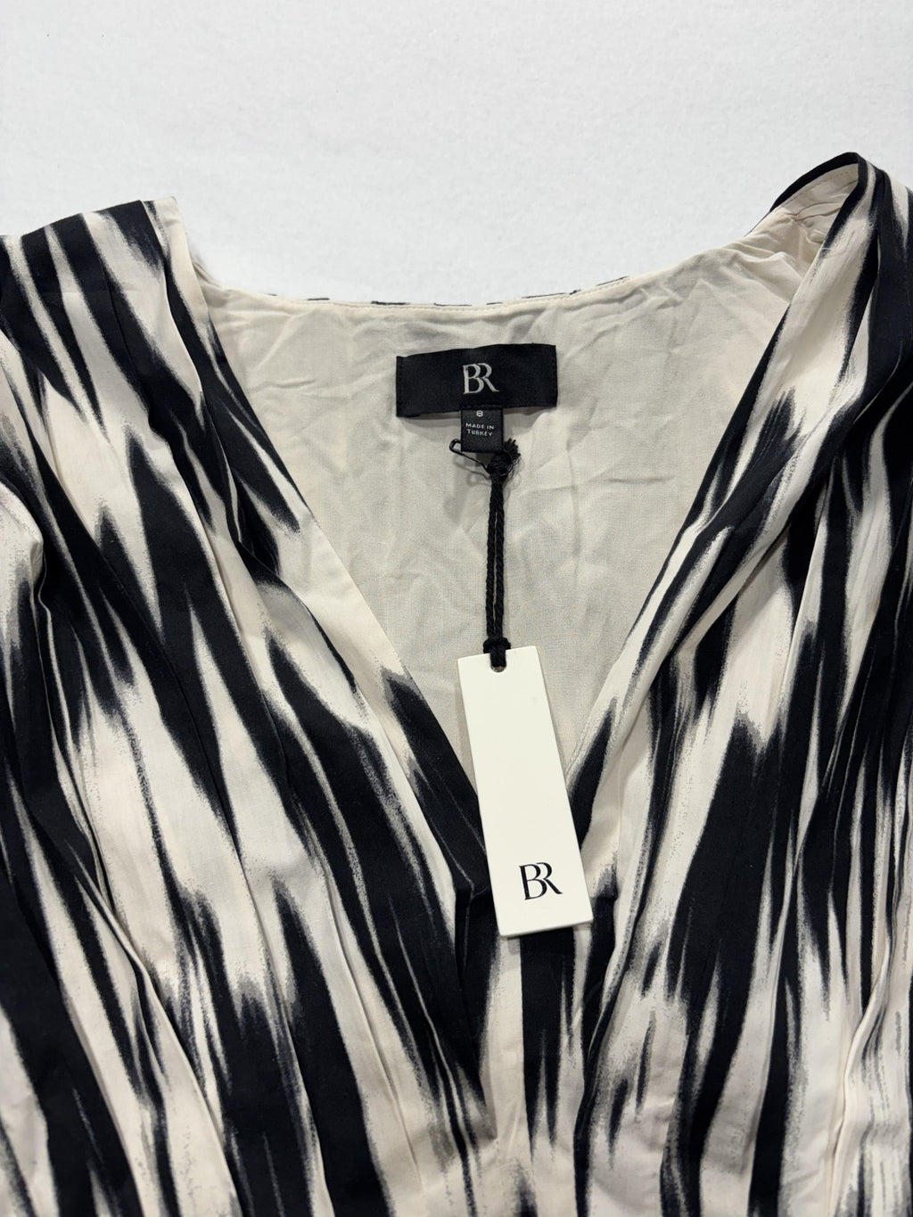 Banana Republic Dress Womens 8 Black White Abstract V Neck Sleeveless Fit Flare